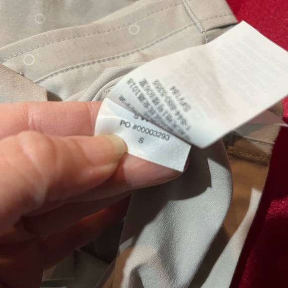 Vuori Light Gray Patterned Button-Down Shirt small - Picture 4 of 5